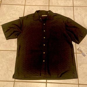 A Brand New Batik Bay style # 26316 Black rayon shirt. Size Large